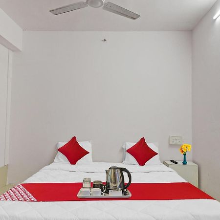 Hotel O Cozy Rooms Сурат Екстериор снимка