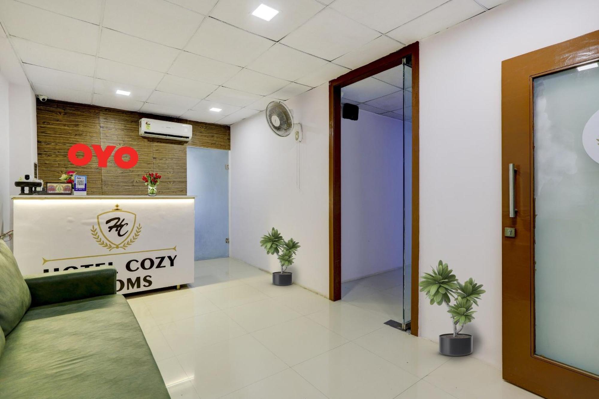 Hotel O Cozy Rooms Сурат Екстериор снимка